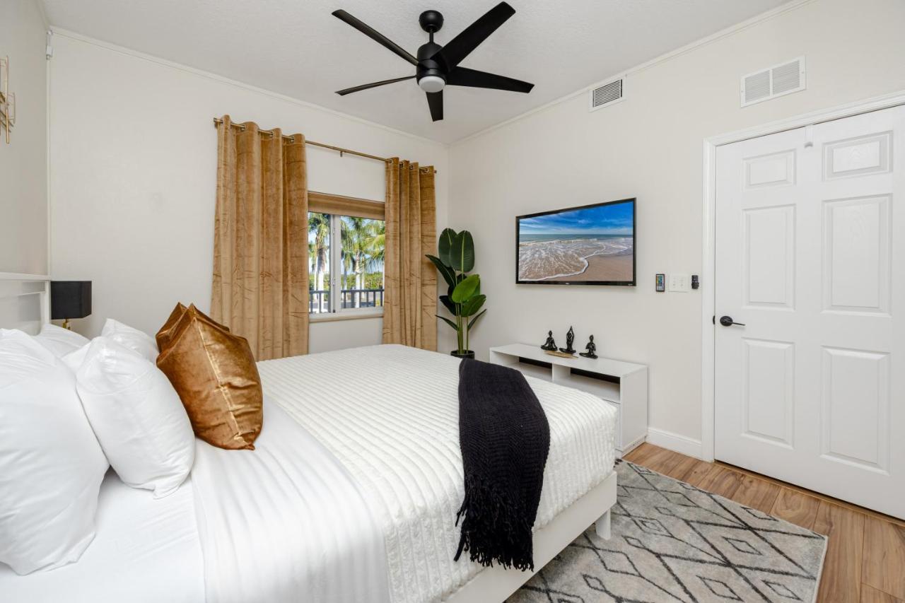 Elegant Waterfront Place For Two/Boca Ciega Resort St. Petersburg Extérieur photo