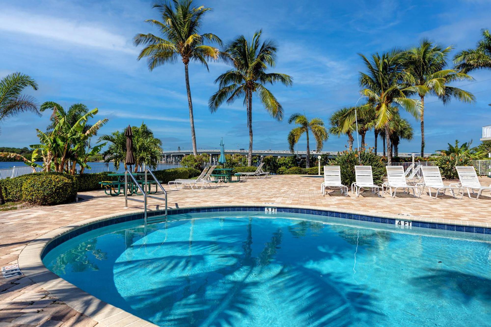 Elegant Waterfront Place For Two/Boca Ciega Resort St. Petersburg Extérieur photo